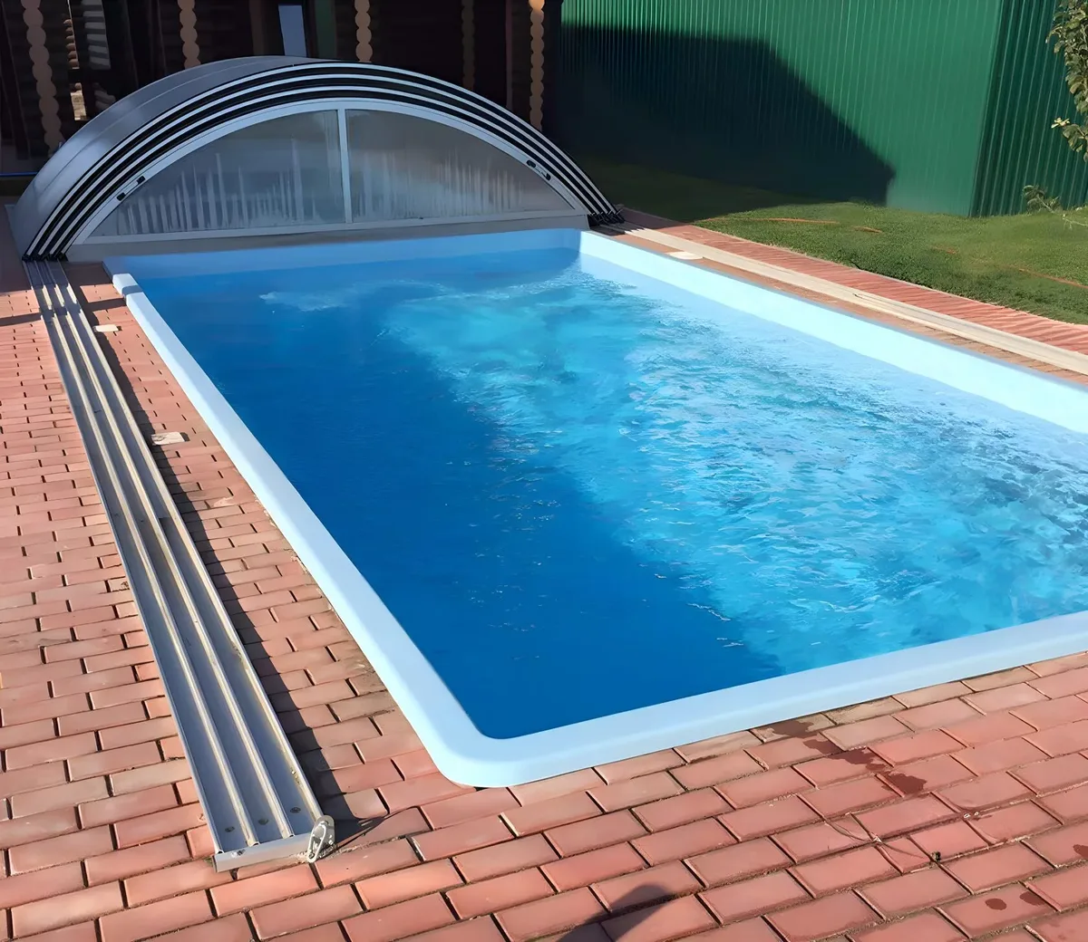 Laguna 7 — вечернее освещение в Ейске