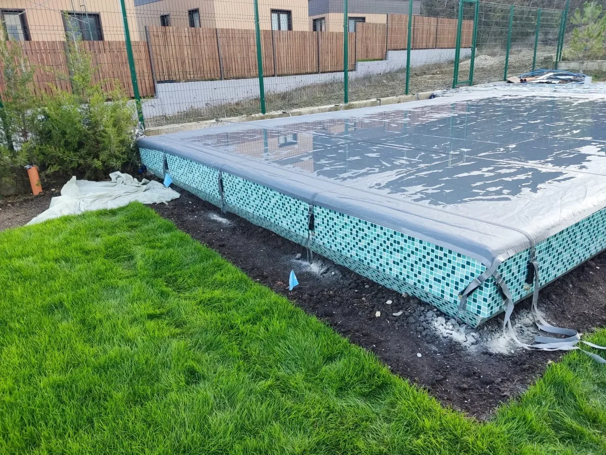 Батутное покрывало на бассейне в Ейске